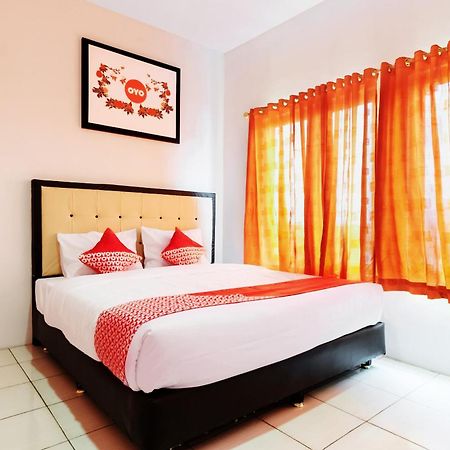 Oyo 622 Bakti Homestay Medan Exterior photo
