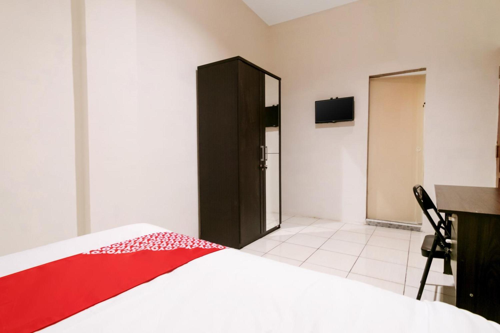 Oyo 622 Bakti Homestay Medan Exterior photo