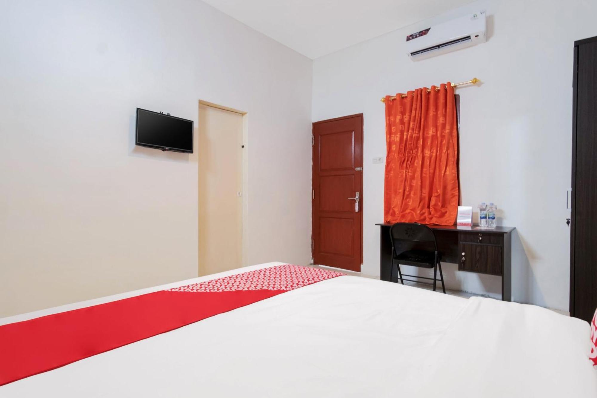 Oyo 622 Bakti Homestay Medan Exterior photo